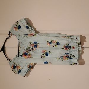 Hollister size medium top